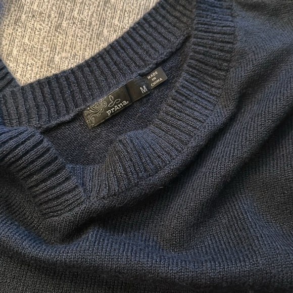 Prana sweater, size medium - Picture 2 of 3